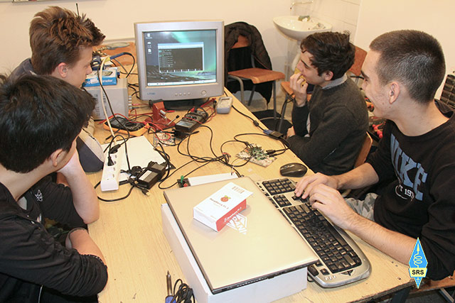 Mladi konstruktori radio-amateri povezuju elektroniku i računare